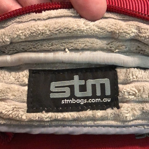 STM SWIFT Small Laptop Shoulder Bag Super-Plush Red & Gray Adjustable $69 NEW - Picture 14 of 16